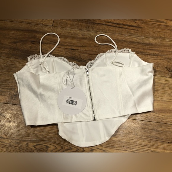 ▪️ Princess Polly | NWT Wendell Top - Picture 6 of 7